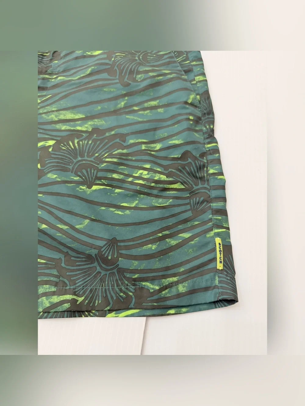 Scotch & Soda Men's Green Patterned Swim Shorts - S